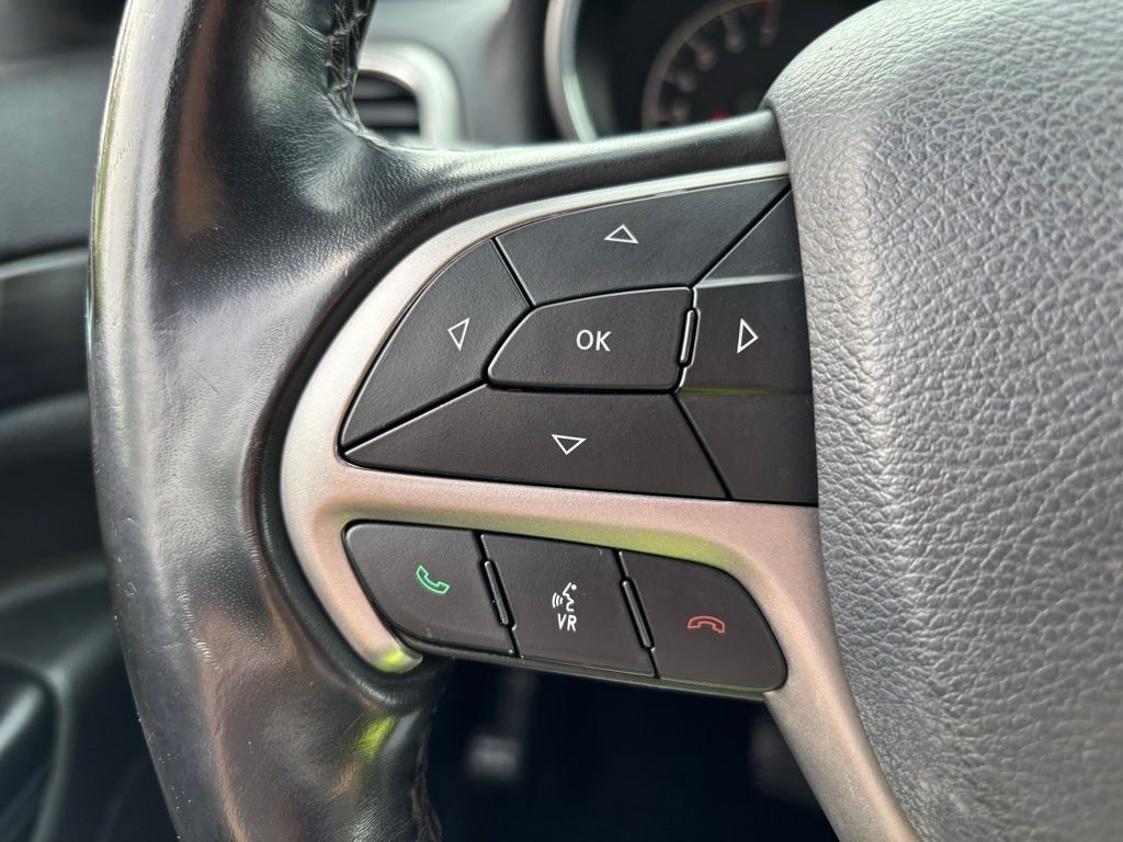 Used 2020 Black Jeep Laredo image 24