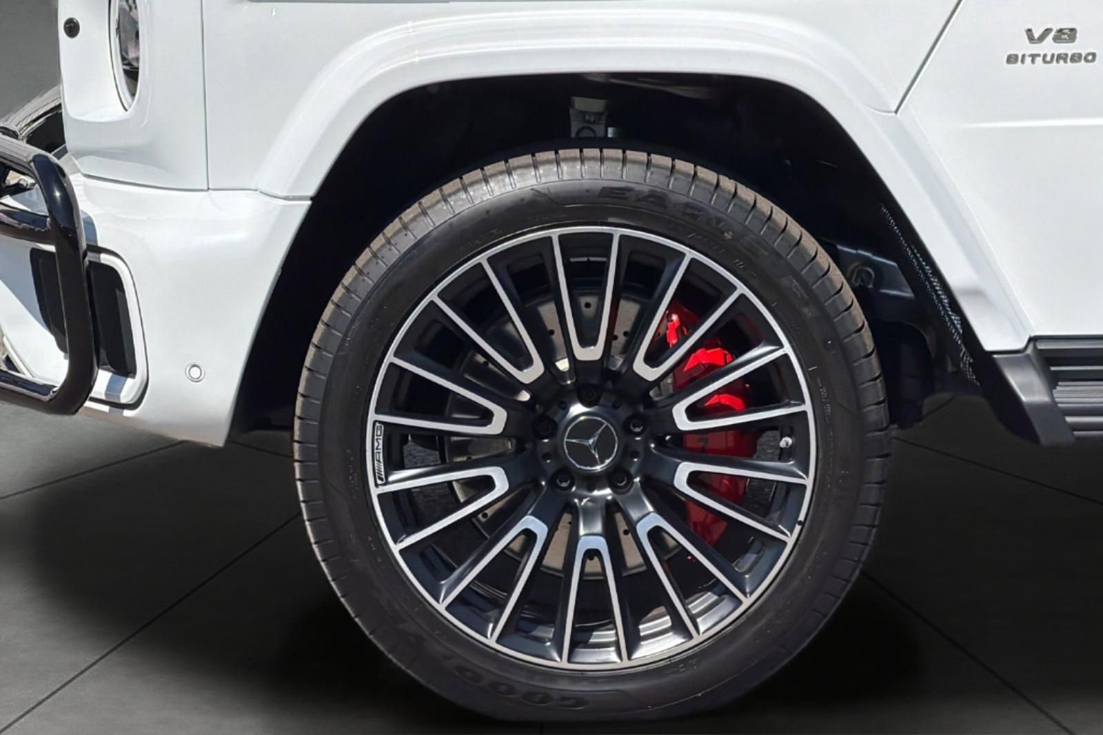 New 2027 MANUFAKTUR Moonlight White Metallic Mercedes-Benz G 63 AMG® image 5