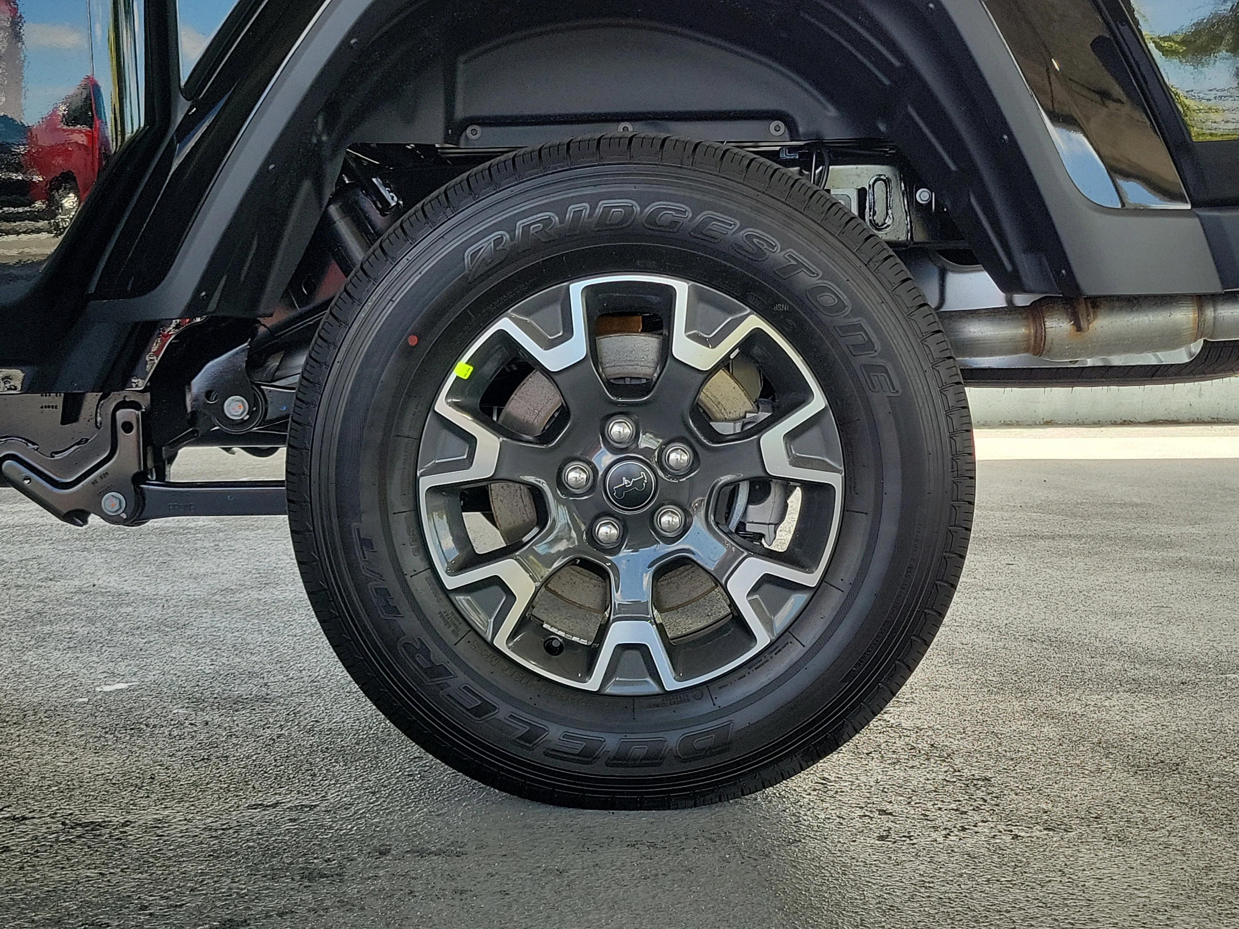 New 2026 Black Clear-Coat Exterior Paint Jeep Sahara image 6