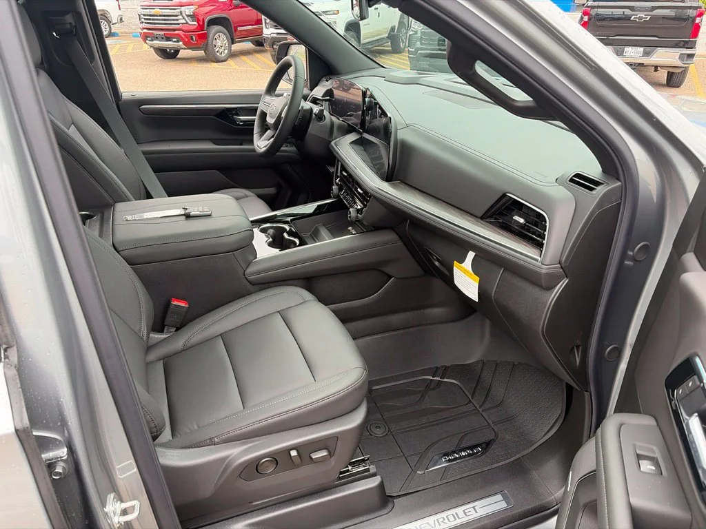 2027 Chevrolet Tahoe Z71 - Photo 12