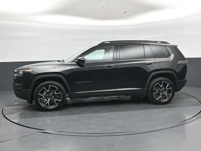New 2026 Diamond Black Crystal Pearl-Coat Exterior Paint Jeep Overland image 9