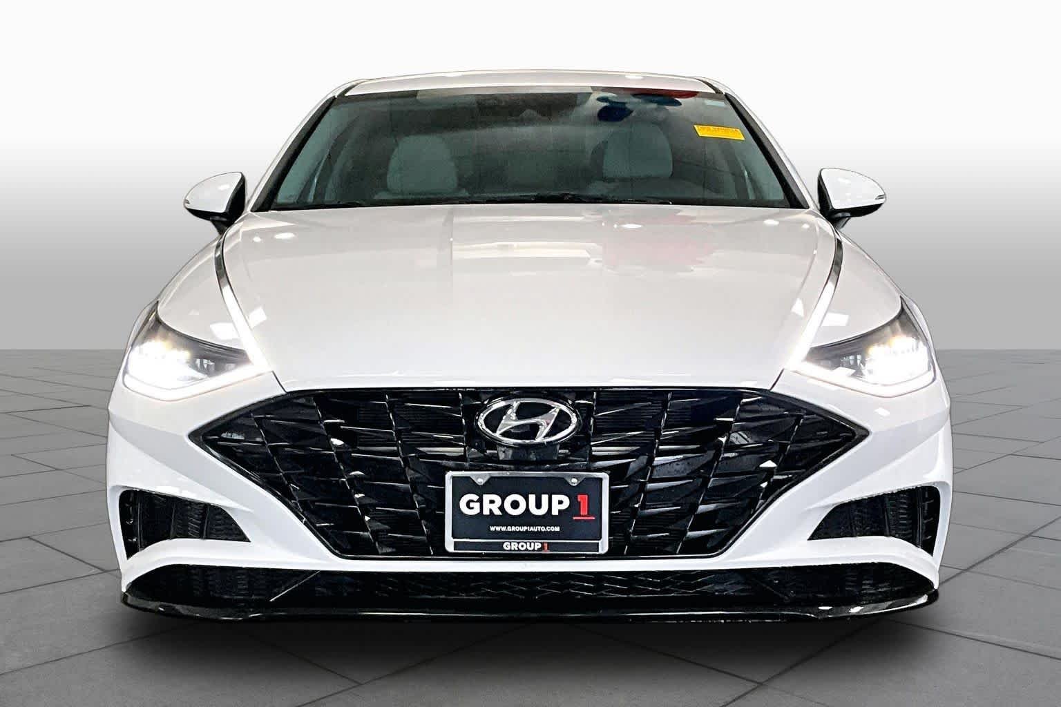 Used 2023 Serenity White Hyundai SEL image 4