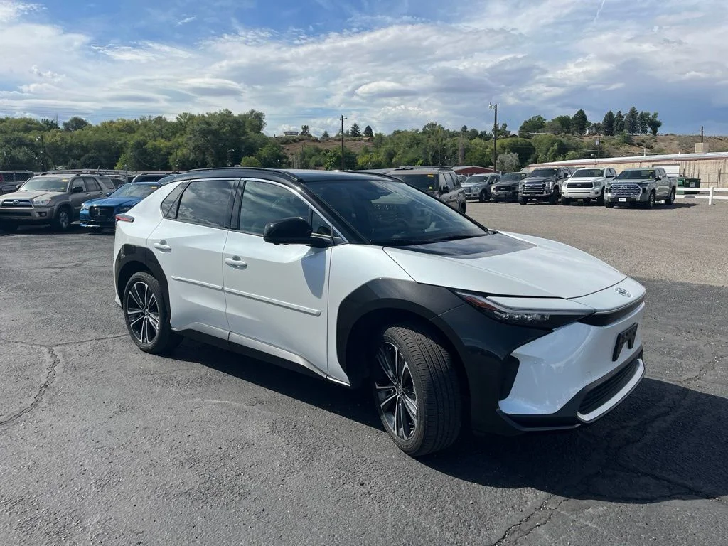 Certified Used 2023 Pearl Toyota Limited image 1