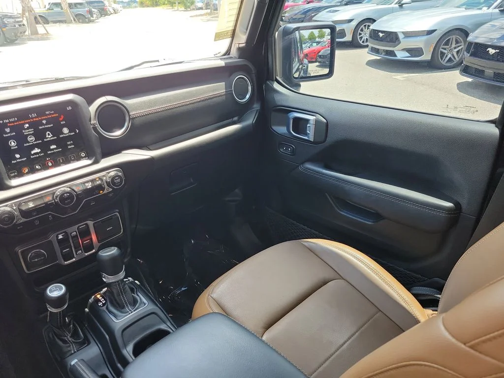 Used 2021 Black Clearcoat Jeep Overland image 12