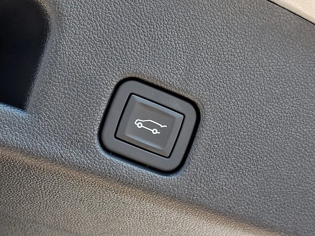 Used 2026 Silver GMC Elevation image 30