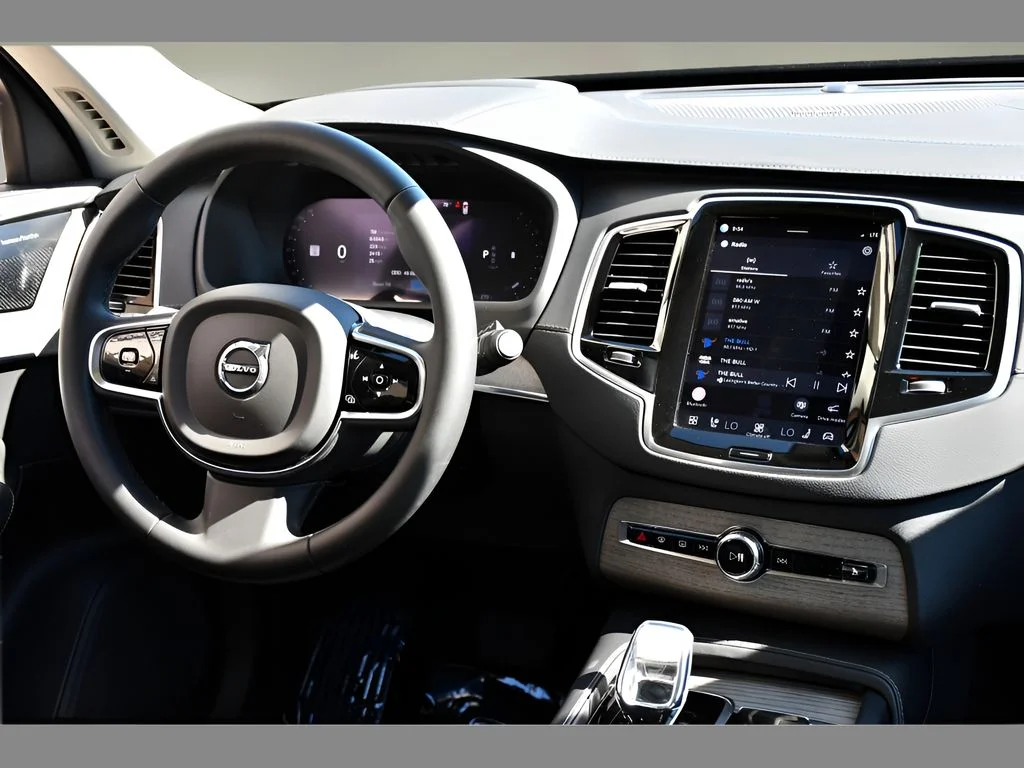 Used 2023 Onyx Black Metallic Volvo Ultimate image 19