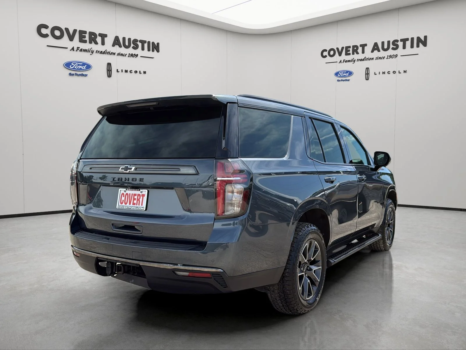 Used 2021 Gray Chevrolet Z71 image 5