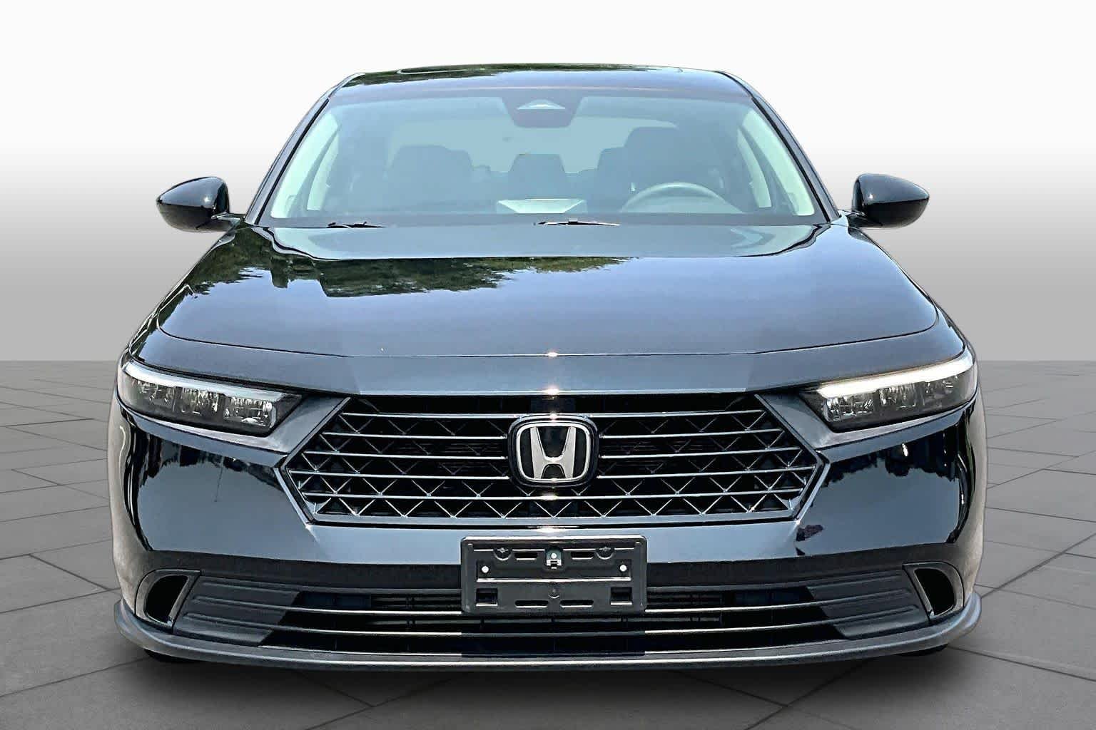 Used 2023 Crystal Black Pearl Honda EX image 4