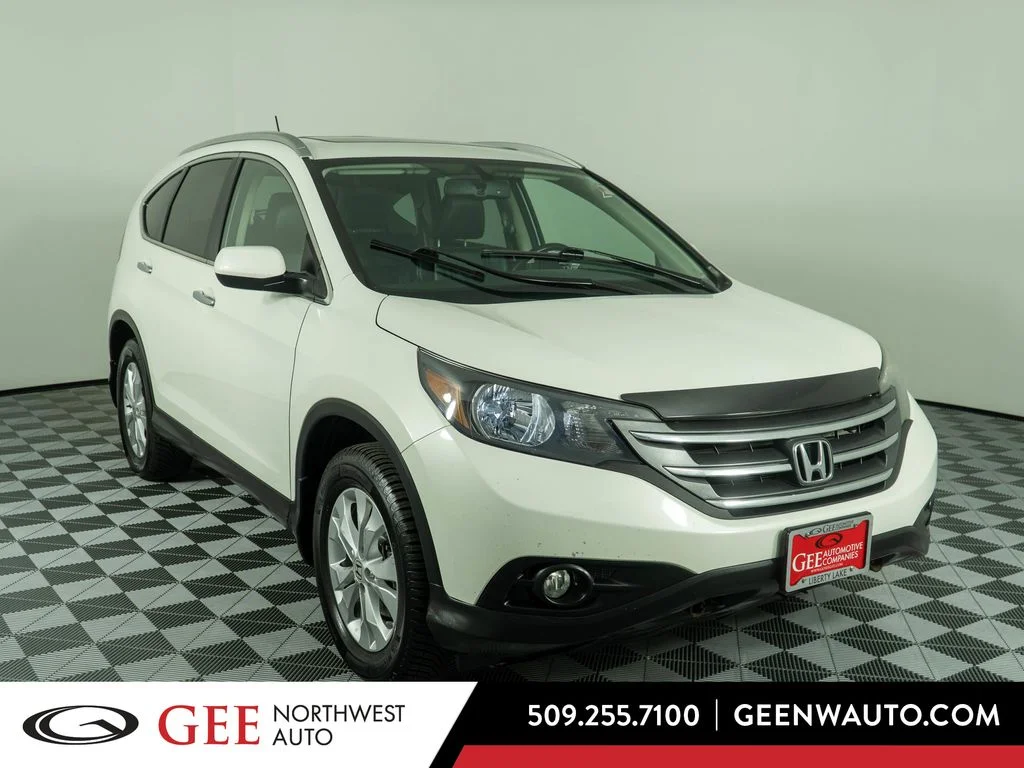 Used 2013 White Honda Touring image 1