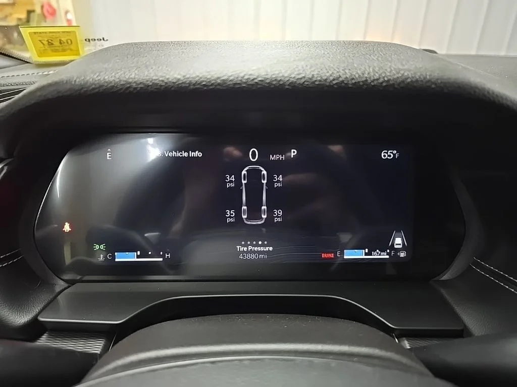 Used 2024 Black Jeep Altitude image 21