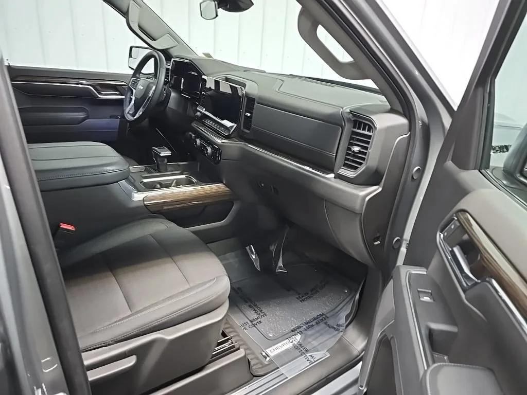 Used 2024 Sterling Gray Metallic Chevrolet LT image 15