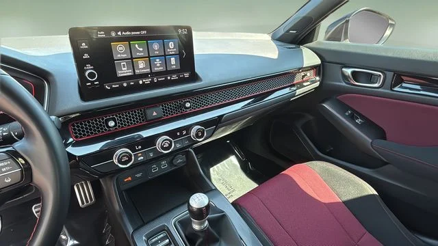 Used 2024  Honda Base image 25