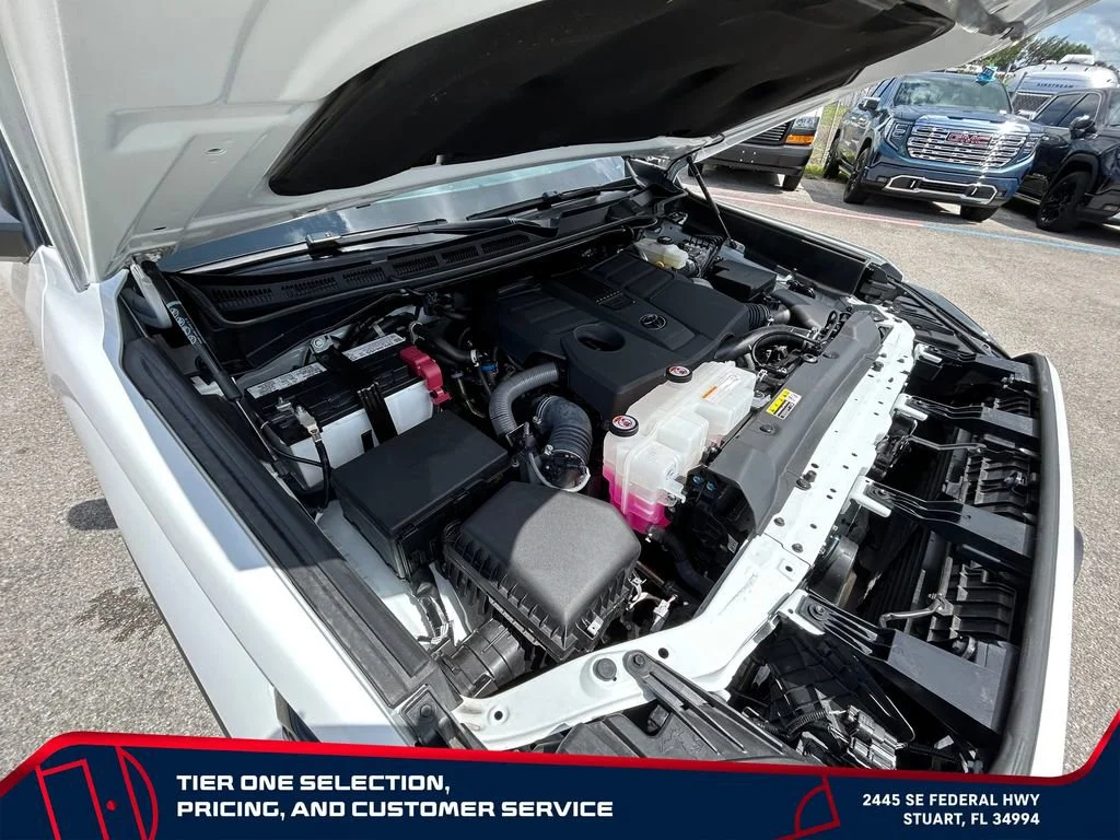 Used 2025 White Toyota SR5 image 22