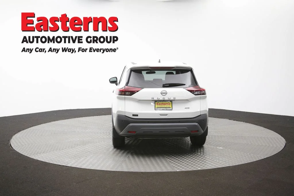 Used 2023 White Nissan S image 39