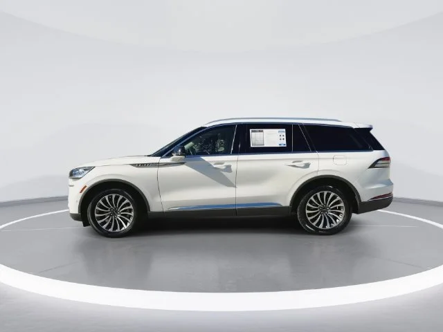 Used 2022 White Lincoln Reserve image 5