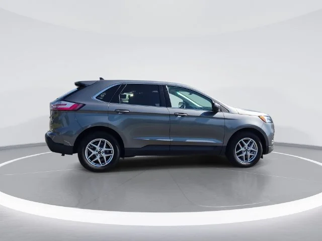 Used 2024 Gray Ford SEL image 8