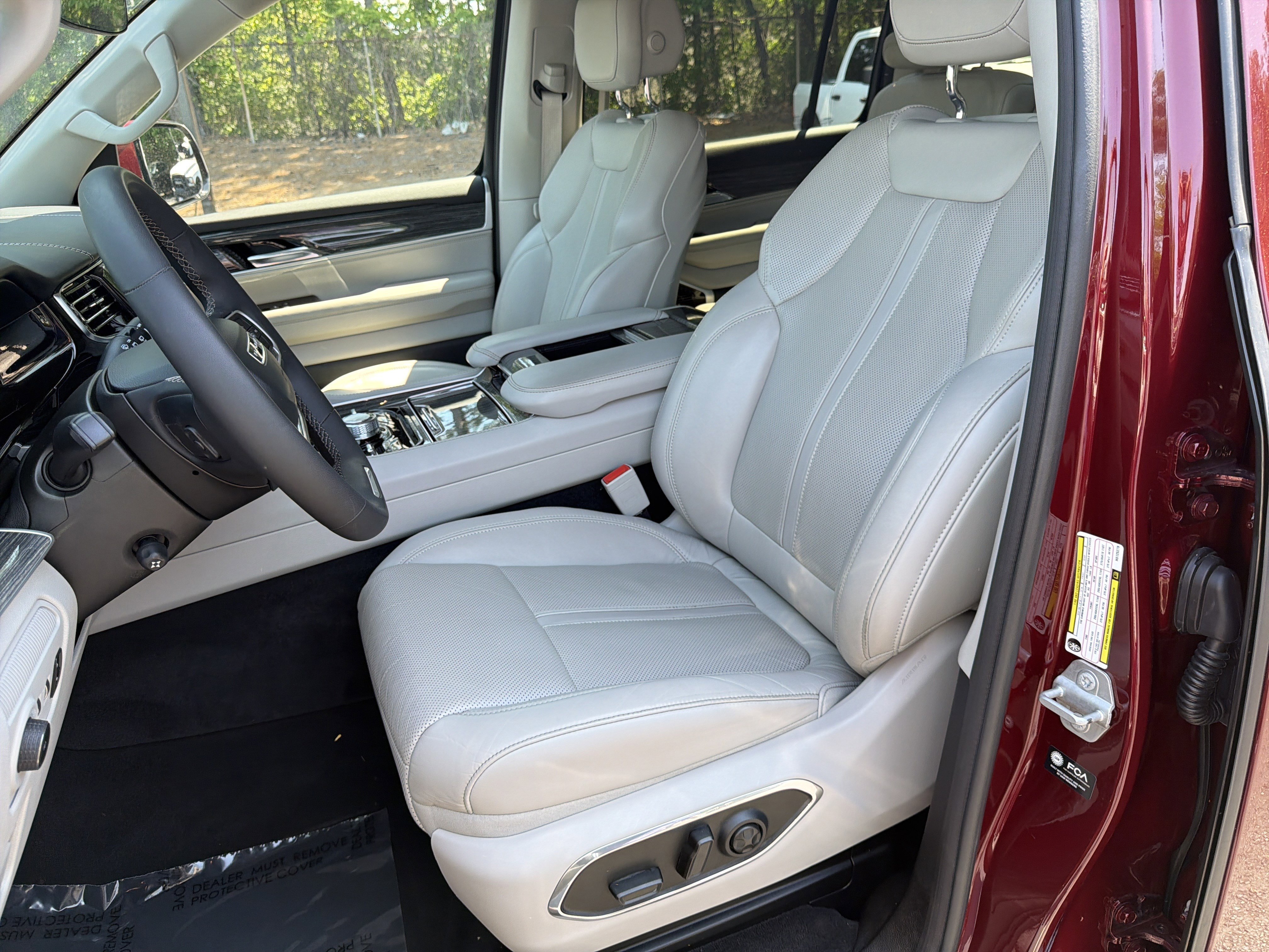 Used 2022 Velvet Red Pearlcoat Jeep Series III image 17