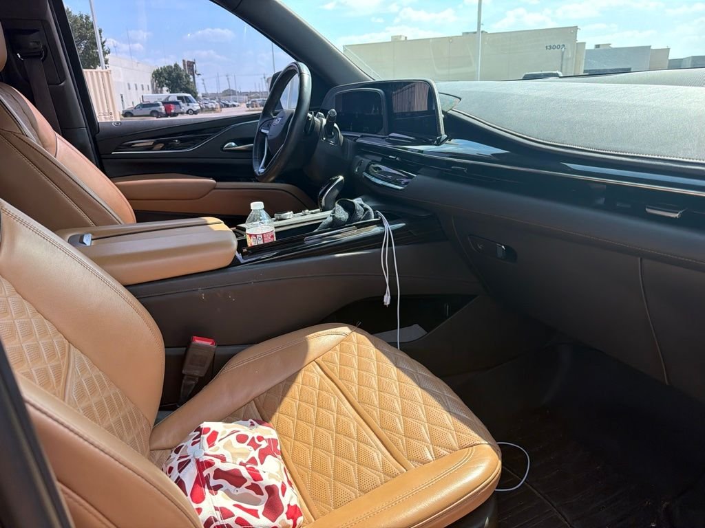 Used 2023 Green Cadillac Premium Luxury image 9