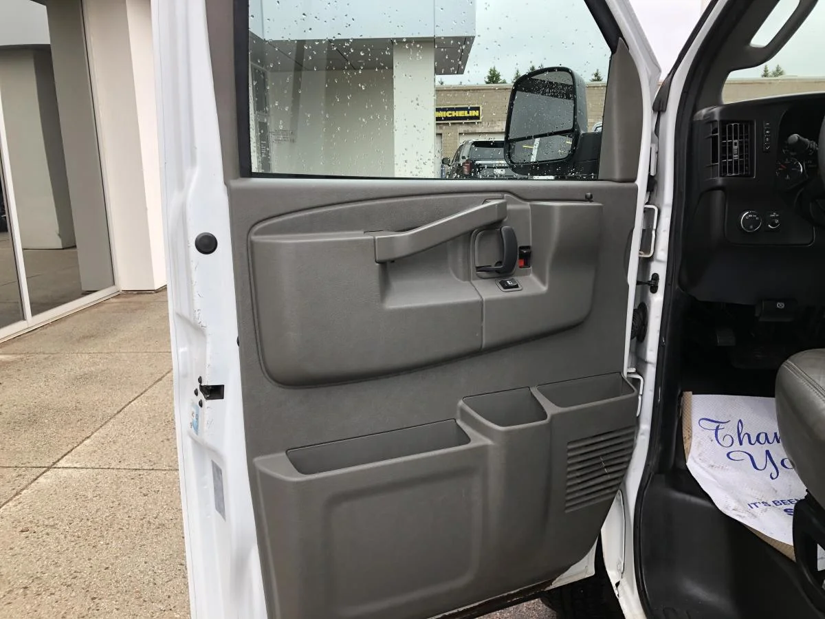 Used 2024 Gold Chevrolet RWD 2500 155" image 11