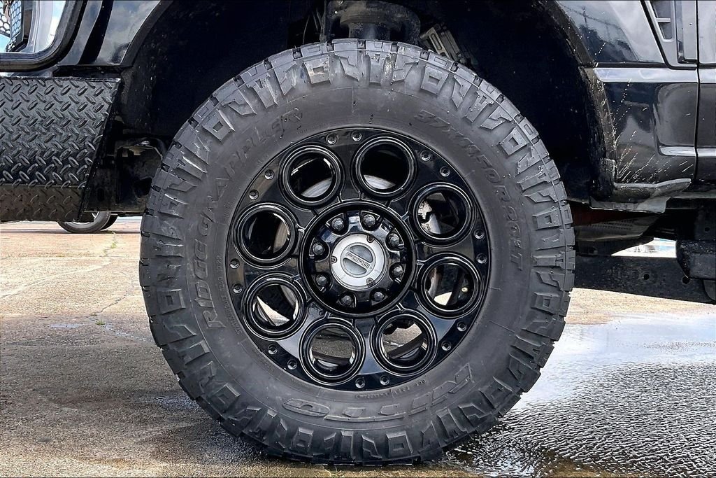 Used 2023 Agate Black Metallic Ford Lariat image 34