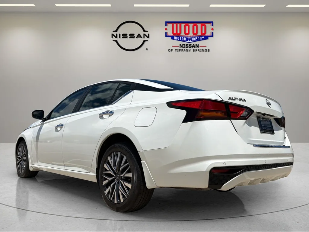 Used 2023 Pearl White Tricoat Nissan 2.5 SV image 4