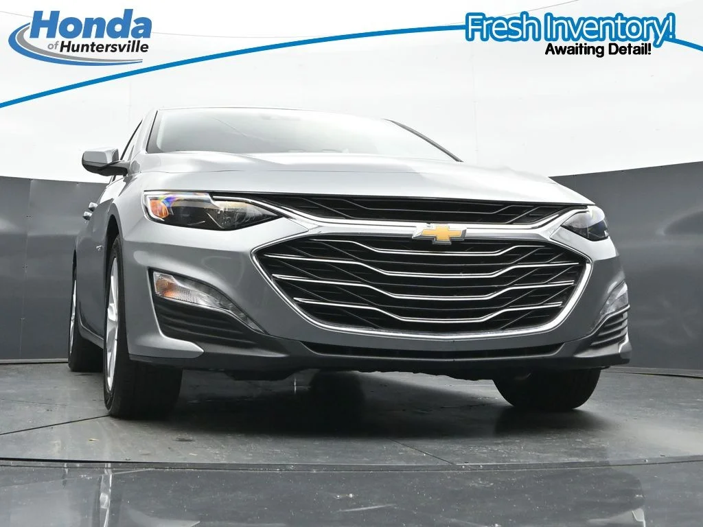 Used 2025 Sterling Gray Metallic Chevrolet LT image 28