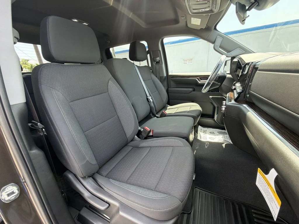 Used 2023 Brown GMC Elevation image 35