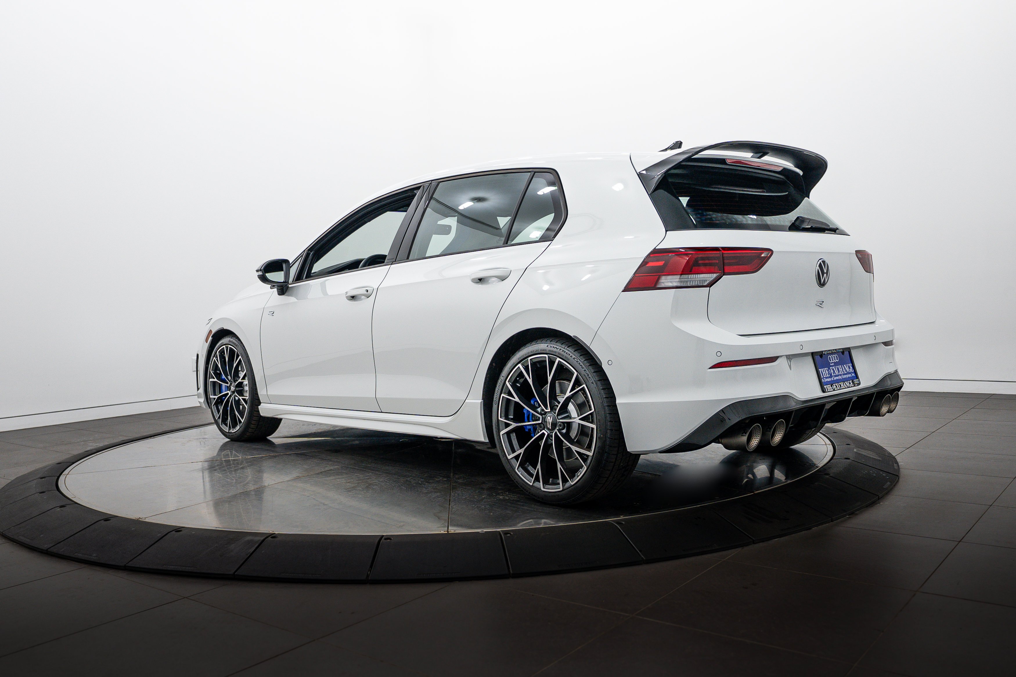 Used 2025 Pure White Volkswagen  image 5