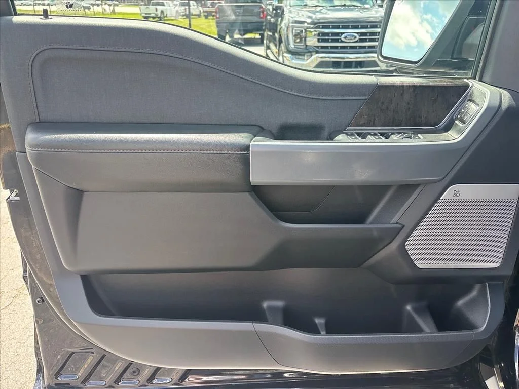Used 2023 Black Ford Lariat image 25