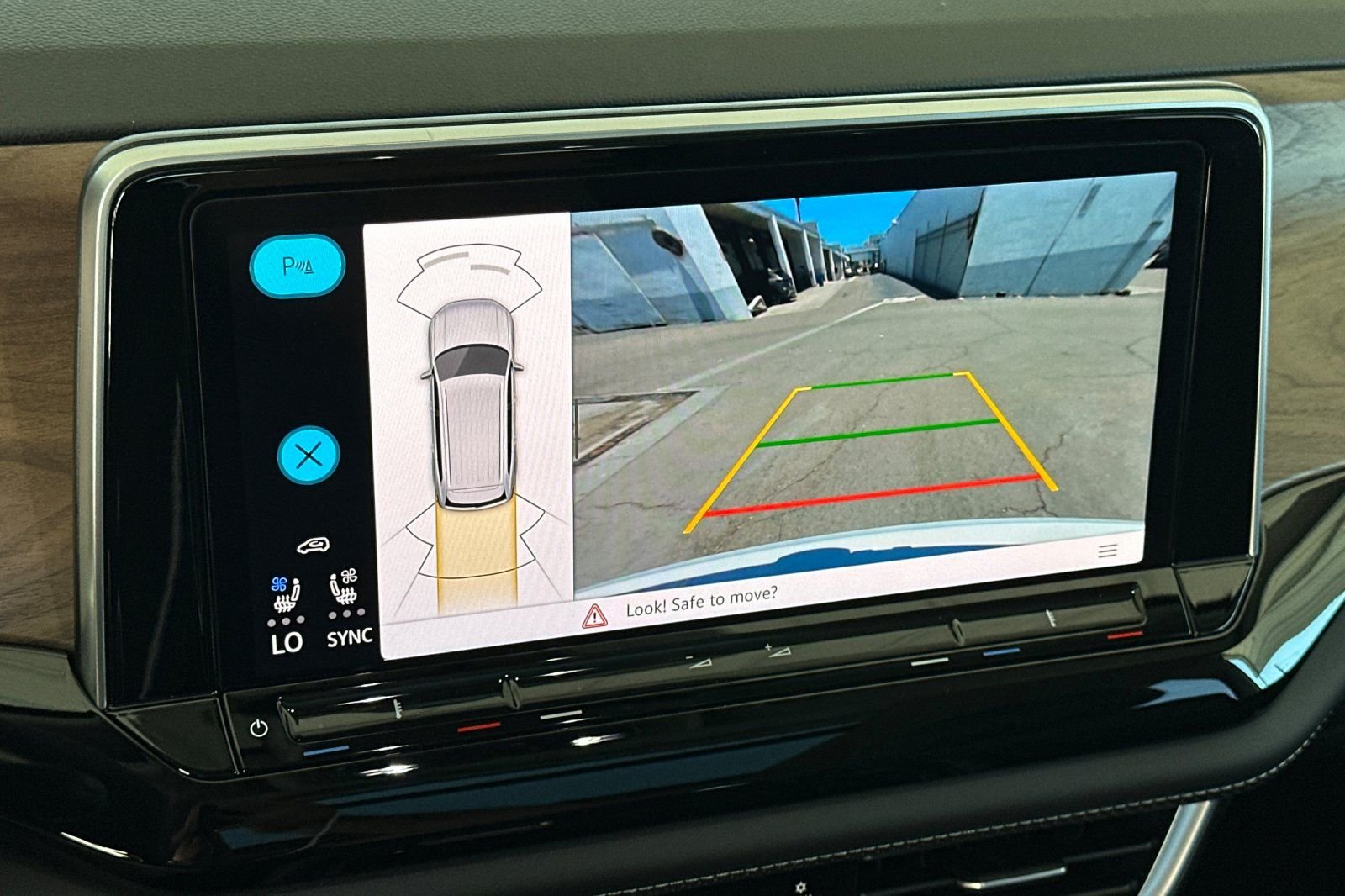 New 2026  Volkswagen SE w/Technology image 20