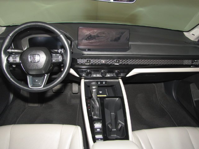 Certified Used 2025 Platinum White Pearl Honda Touring image 14