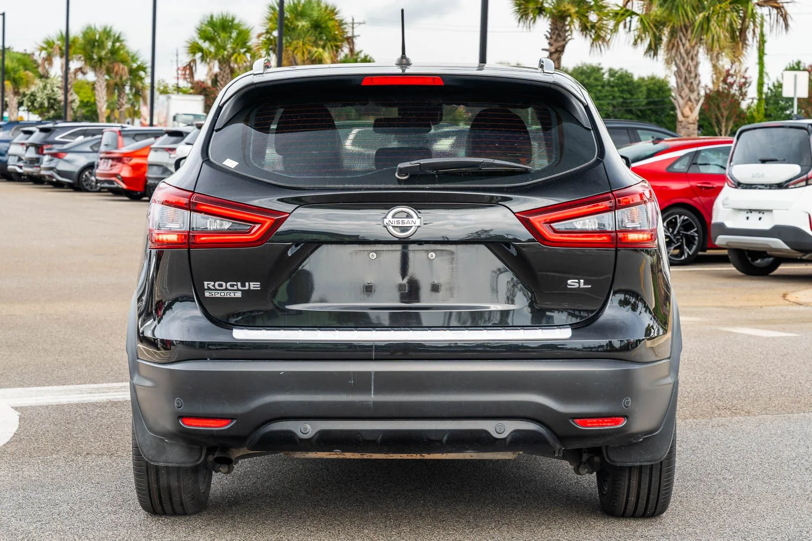 Used 2020 Black Nissan SL image 5