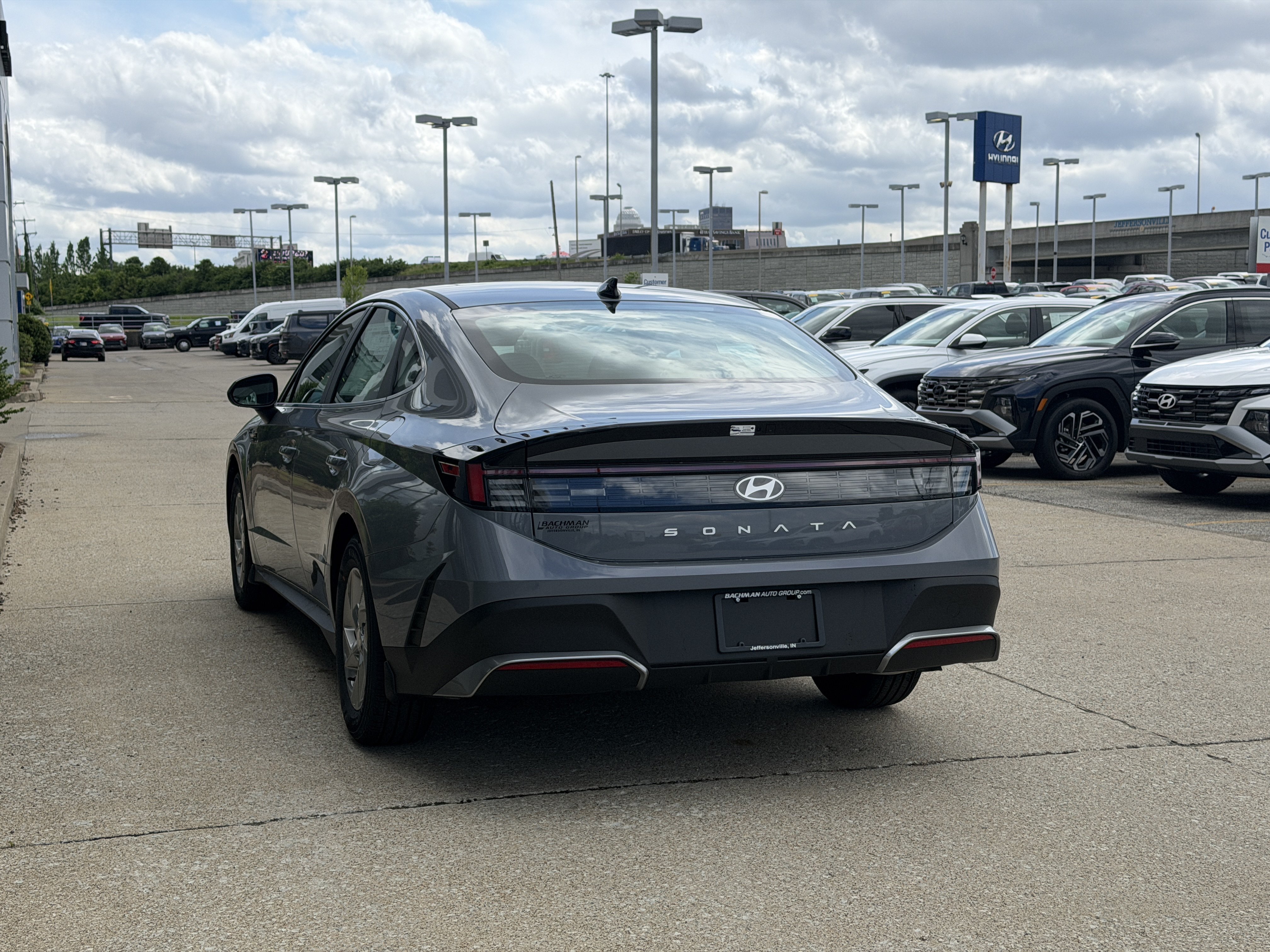 Used 2026 Transmission Blue Hyundai SE image 7