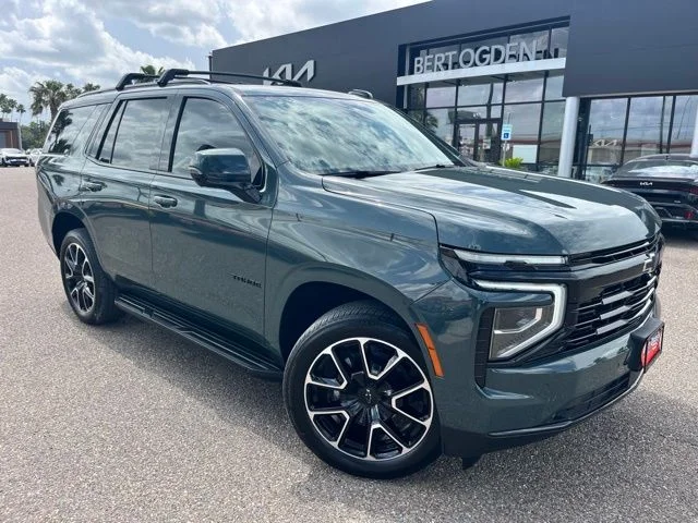 Used 2025 Gray Chevrolet RST image 1