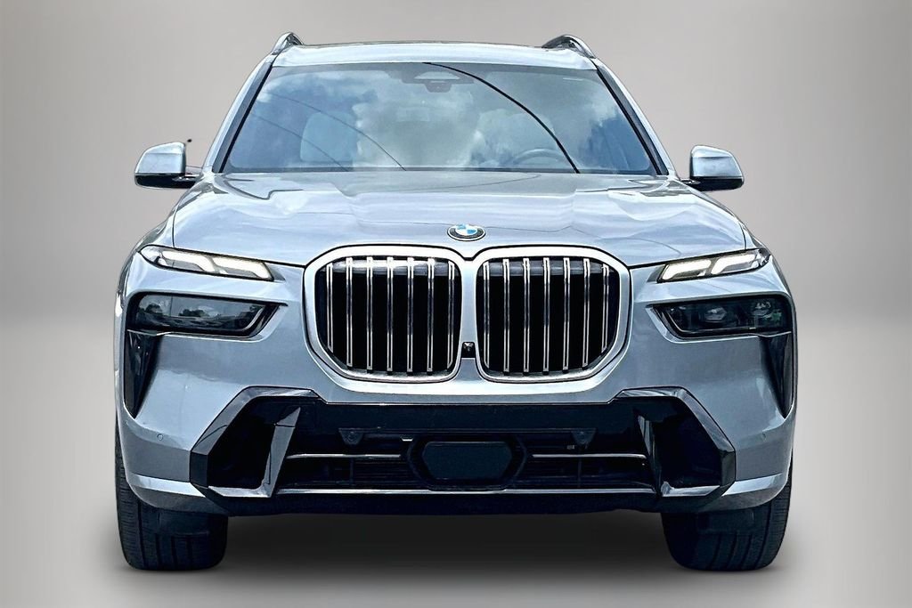 Used 2023 Gray BMW xDrive40i image 3