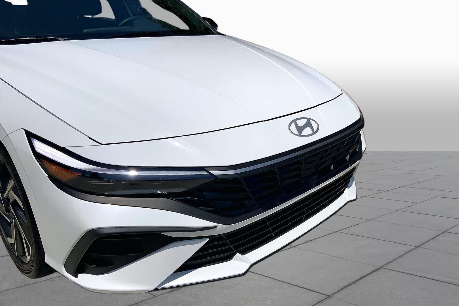 2025 Hyundai Elantra Blue - Photo 32