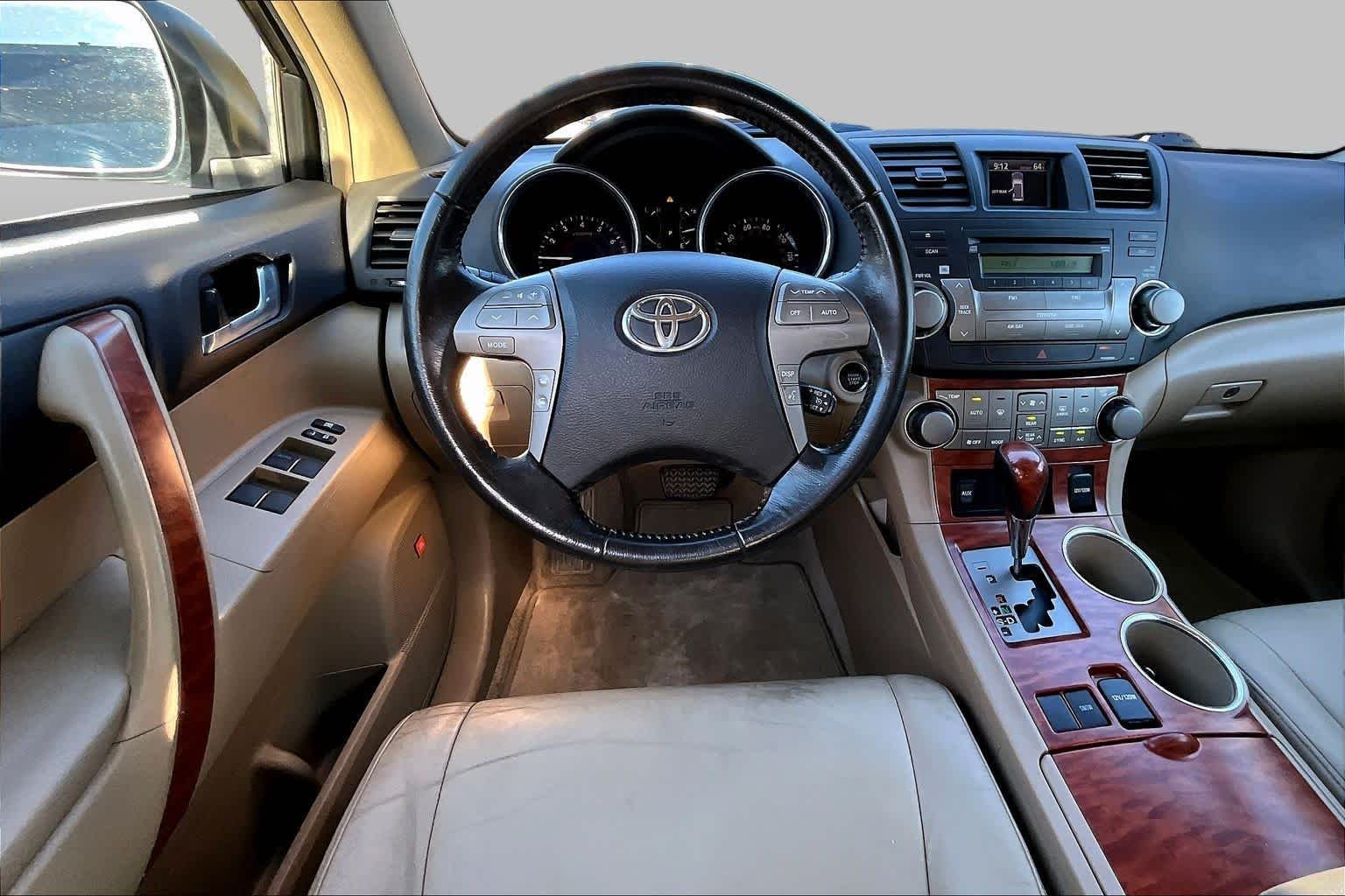 Used 2009 Blizzard Pearl Toyota Limited image 5