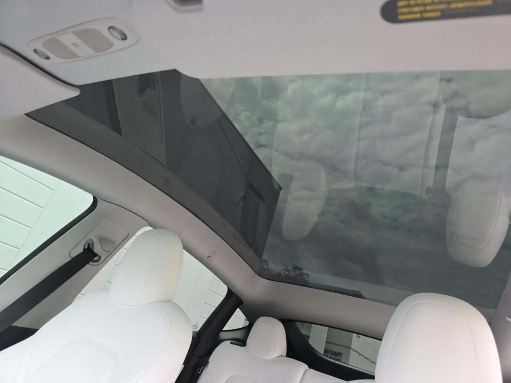 Used 2022 Blue Tesla Performance image 7