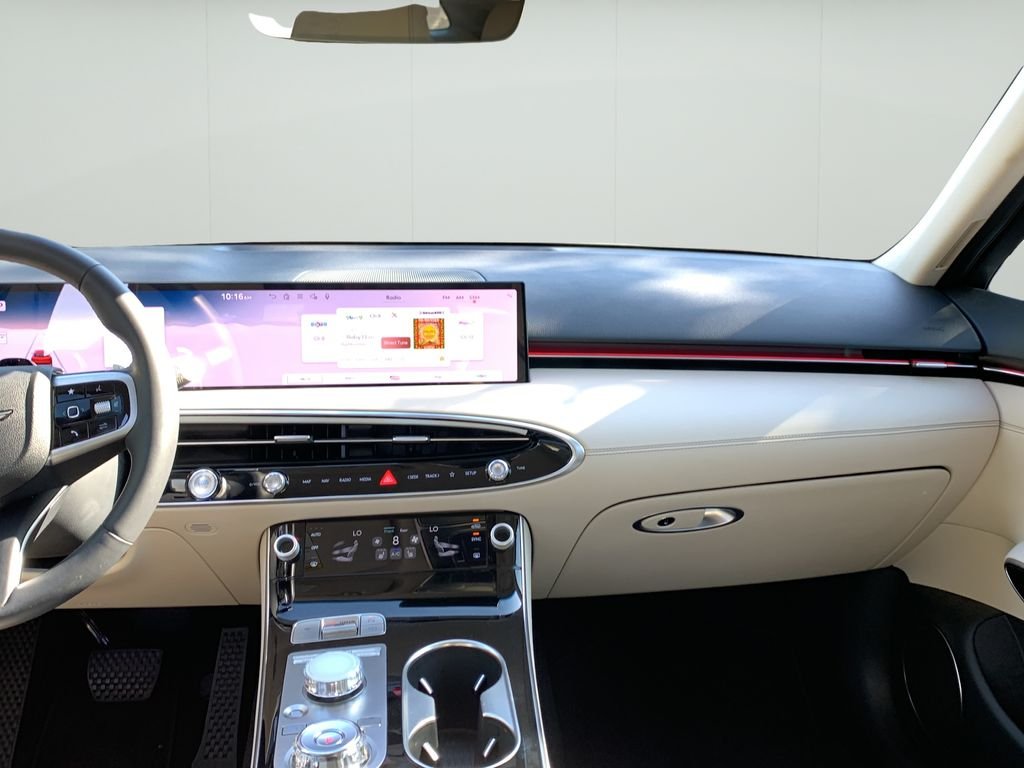 2026 GENESIS GV70 Standard - Photo 26
