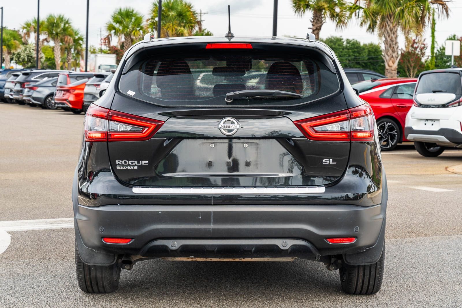 Used 2020 Black Nissan SL image 6