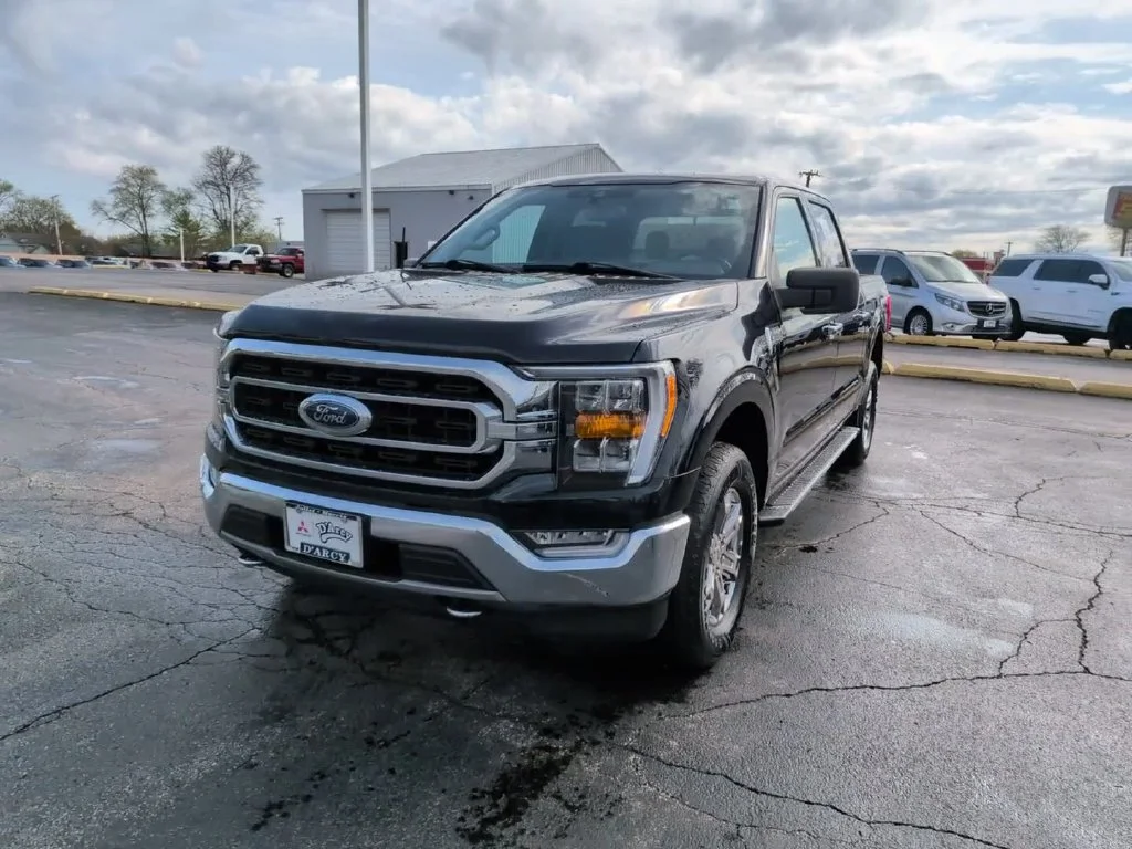 Used 2021 Blue Ford XLT image 15