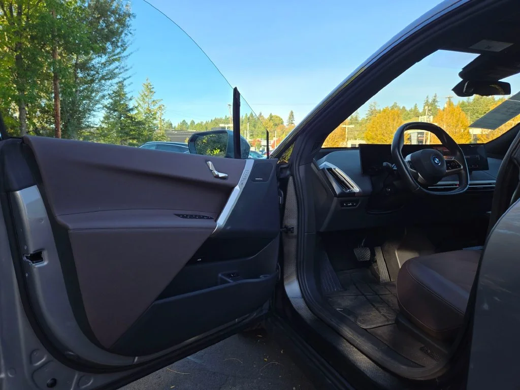 Used 2023 Oxide Gray Metallic BMW xDrive50 image 19