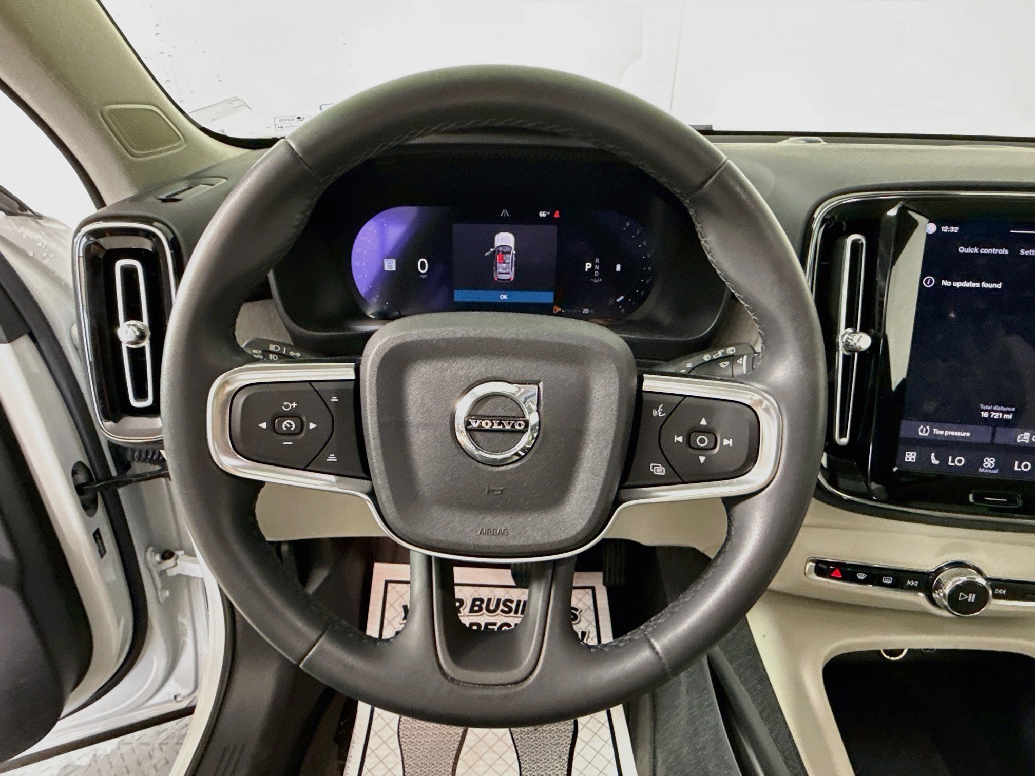 Used 2023 Crystal White Metallic Volvo Plus Bright Theme image 11