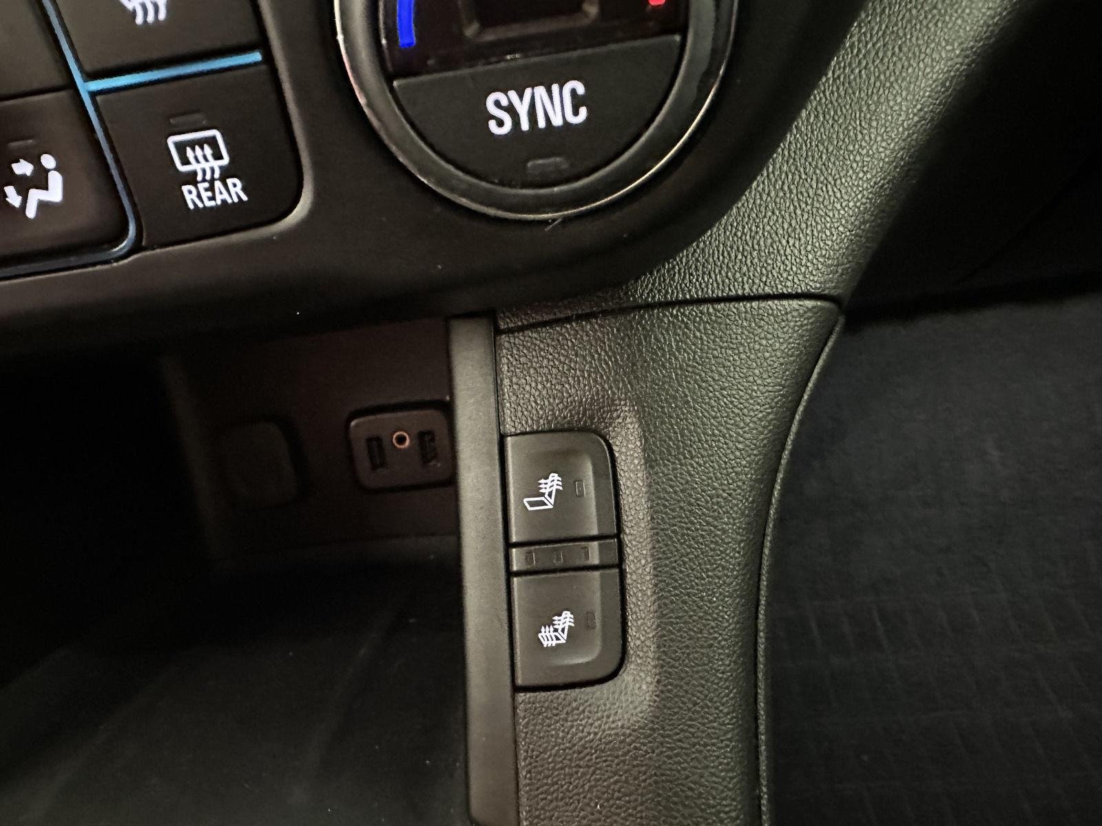 Used 2019 Quicksilver Metallic GMC SLE image 3