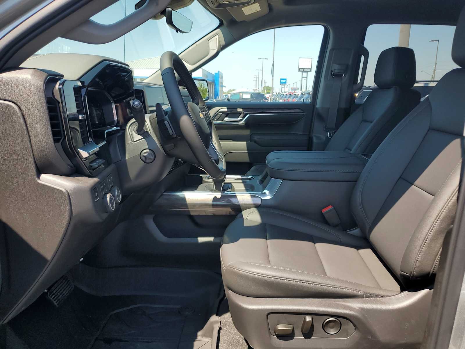 2026 Chevrolet Silverado 1500 LTZ - Photo 14