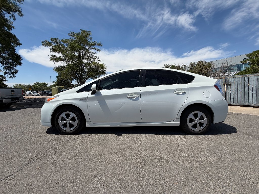 Used 2012 White Toyota One image 8