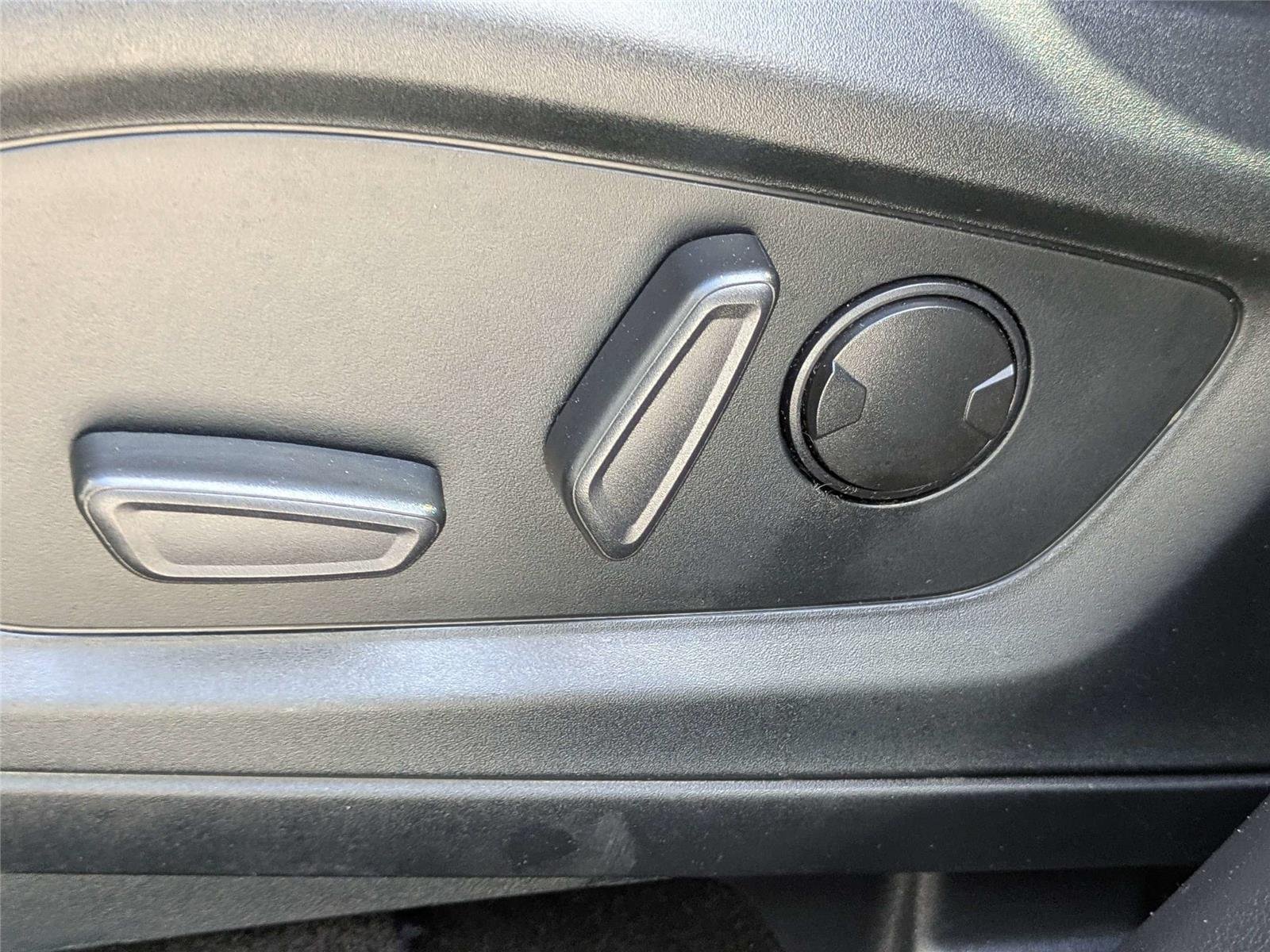 Used 2024 Iconic Silver Ford XLT image 23