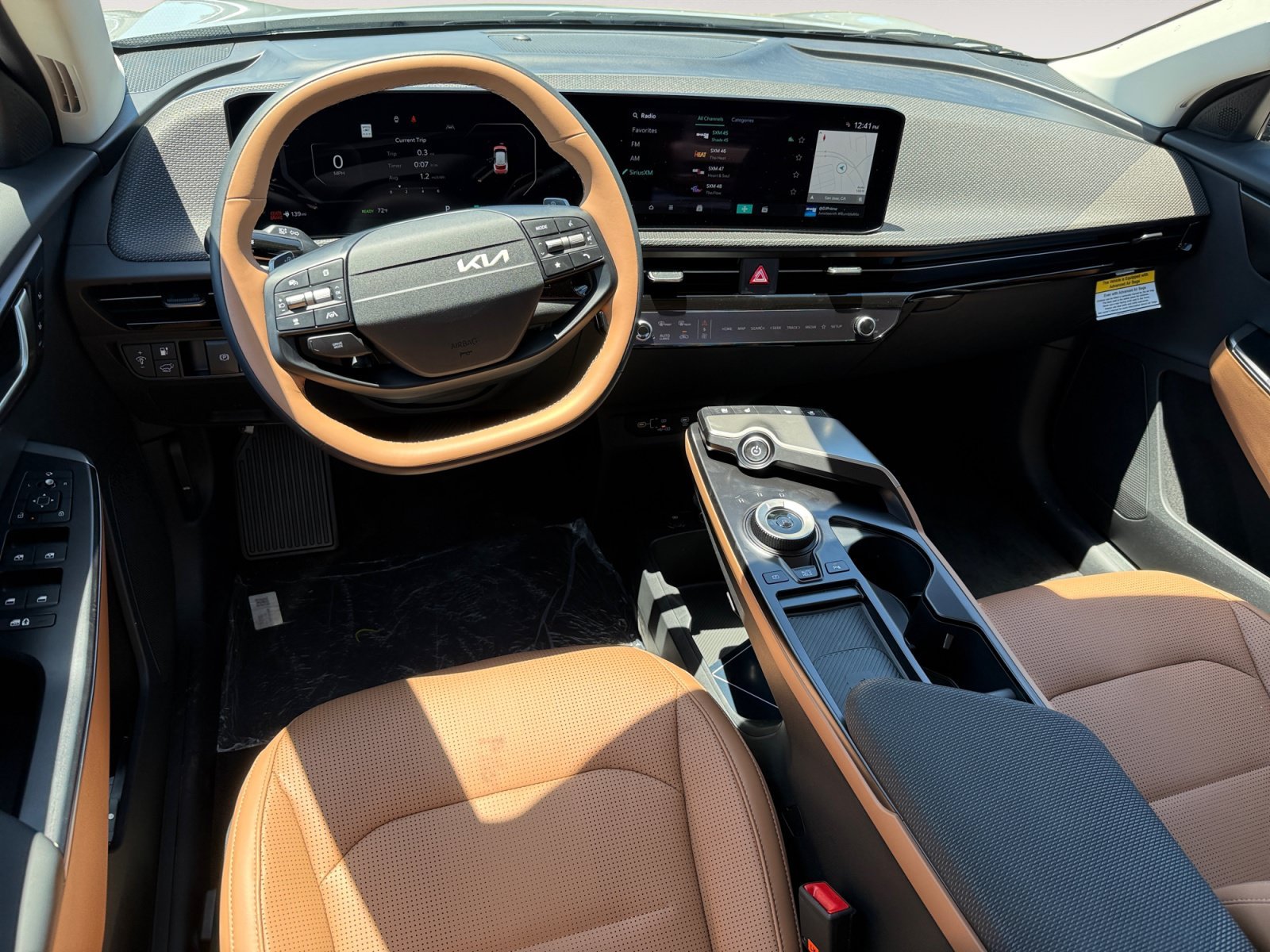 New 2026 Wolf Gray Kia WIND image 15