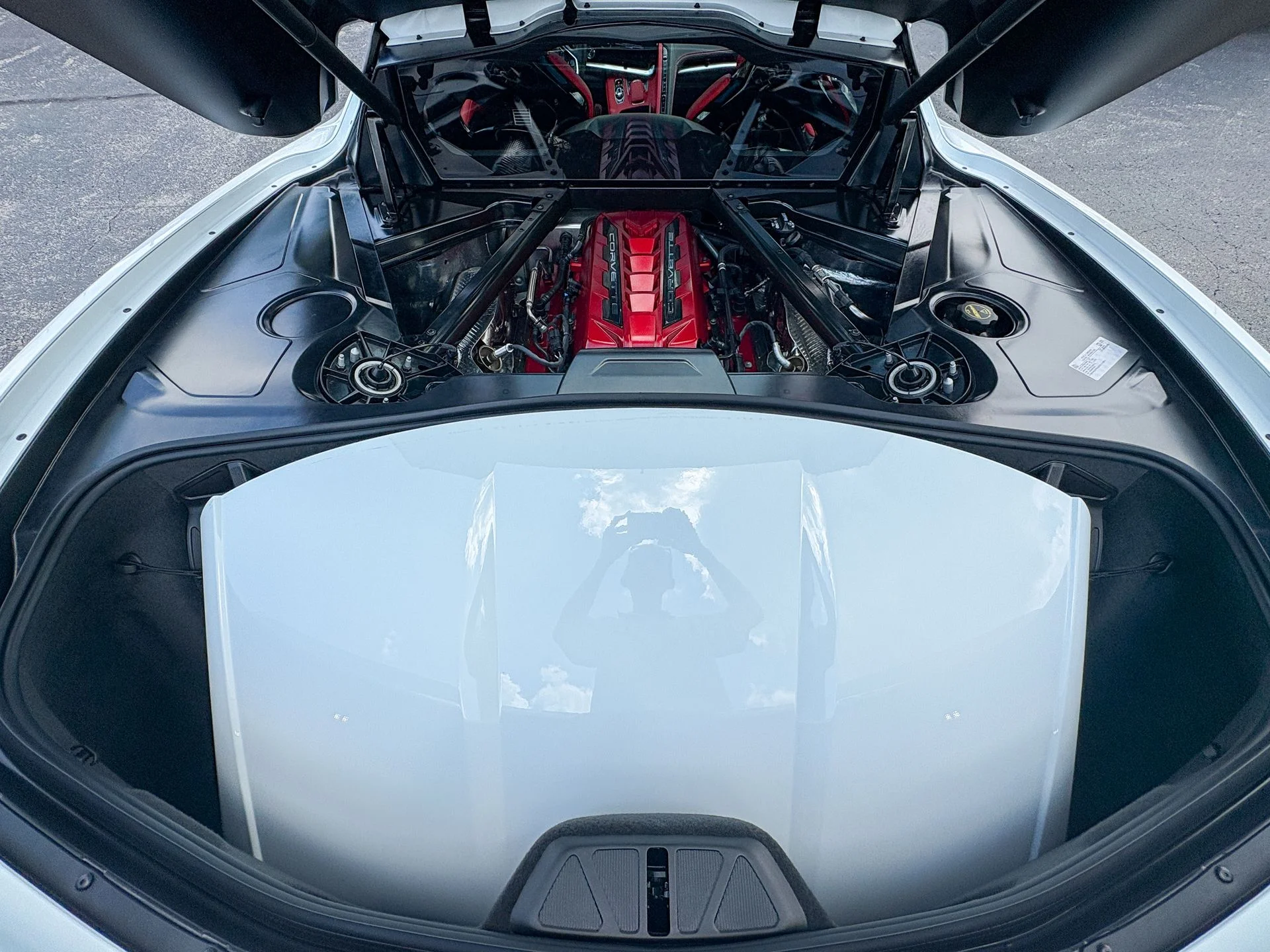 Used 2024 White Chevrolet Stingray image 43