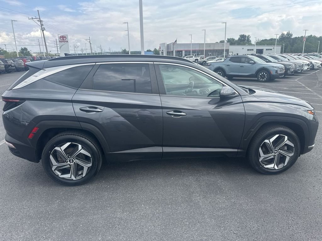 Used 2022 Gray Hyundai SEL image 9